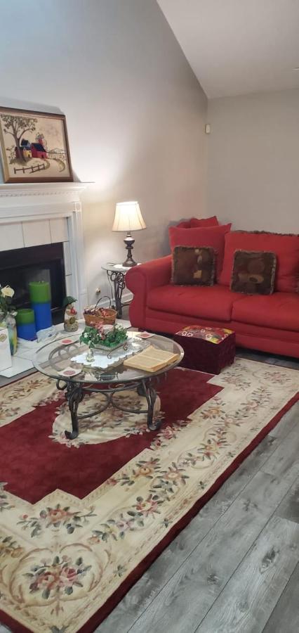 Central Pointe Pad Ривърдейл Екстериор снимка