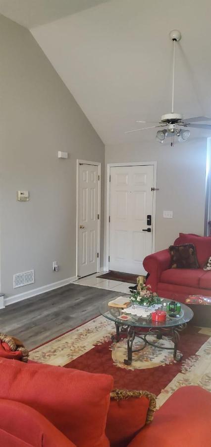 Central Pointe Pad Ривърдейл Екстериор снимка
